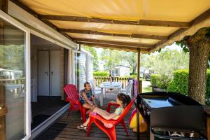 Campings Charmant camping Familiale 3 Etoiles vue 360 plage piscine a debordement empl XXL : photos des chambres