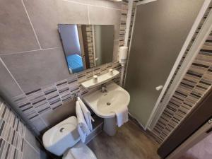 Hotels Le Ceretan Hotel : Petite Chambre Double