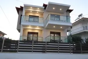 Sunshine Rooms and Suites - Vrasná