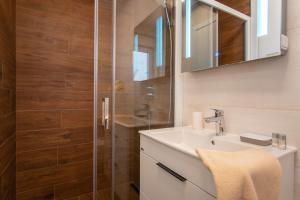 Apartments Mandre II