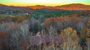 Awe-Inspiring Mountain View - Luxury Cabin with Epic Mountain Views, Hot Tub, Movie Room, Game Room, Library and More - Salem