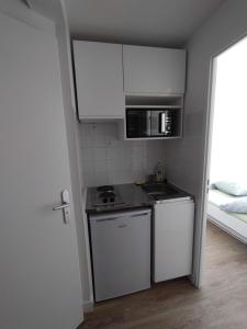 Appartements 10 mins walk to metro,La Defense, renovated : photos des chambres