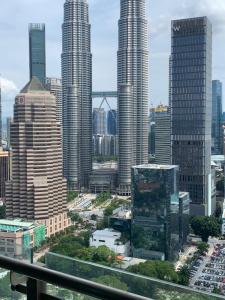 Legasi Kampung Baru apartment by Rumahrehat twin tower view - 4hvězdičkové hotely ve městě Kuala Lumpur