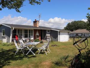 5 person holiday home in TRÄSLÖVSLÄGE-By Traum