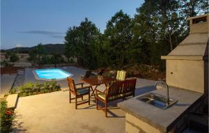 Gorgeous Home In Muc With Wifi