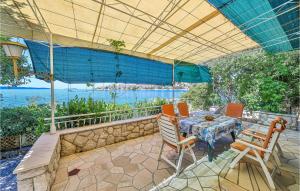 Awesome Home In Okrug Gornji With Wifi