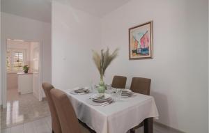 2 Bedroom Stunning Apartment In Supetar