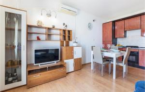 Nice Apartment In Pula With Wifi And 2 Bedrooms