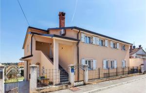 Gorgeous Apartment In Pula With Wifi