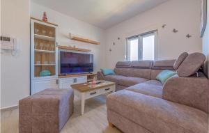 Amazing Apartment In Zadar With Wifi And 2 Bedrooms