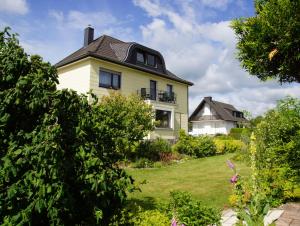 Haus mit Garten (neben National Park Eifel)