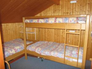 Spacious comfortable chalet close to the ski lifts for 8 persons