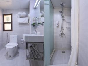 King Room room in OYO 314 24 Gold Hotel