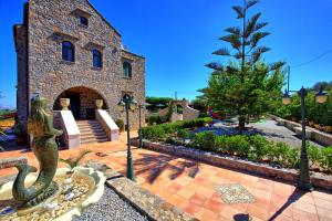 Villa Antina by PosarelliVillas