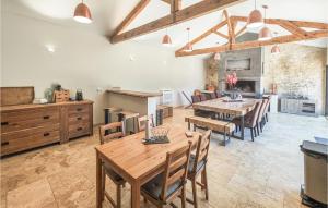 Maisons de vacances Nice home in Saint-Jean-de-Minervoi with WiFi and 4 Bedrooms : photos des chambres