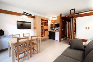 Appartements CHANTEMERLE Saint-Chaffrey-Joli Studio 4 couchages proche pistes : photos des chambres