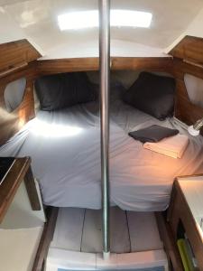 Bateaux-hotels Retour d’Ulysse, nuits etoilees, plein centre : photos des chambres