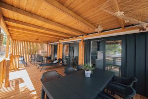 MOBILE HOMES SELCE - Lighthouse - 4hvězdičkové hotely ve městě Selce