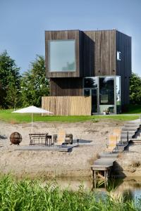 Jaukus modernios architektūros Svencelės namas