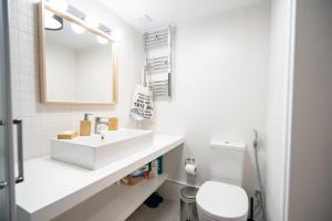 Evaggelismos m station studio for 3 pers by MPS