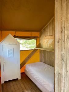 Tentes de luxe Camping la Kahute - Tente lodge au coeur de la foret : photos des chambres