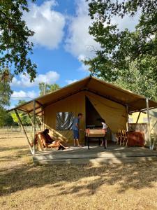Tentes de luxe Camping la Kahute, tente lodge au coeur de la foret : photos des chambres