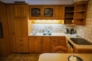 Grosse 2 ZImmer Wohnung mit Terrasse