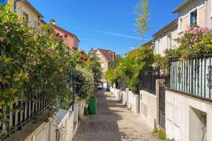 Maisons de vacances Charming townhouse with garden in the City of Love : Maison de Vacances