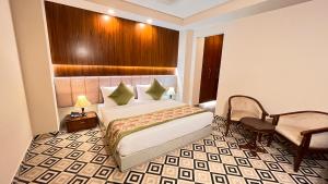 Hotel IP Royal By Qotel - A Luxury Hotel Near Yamuna Sports Complex