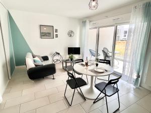 Appartements Jacuzzi / Parking Prive / Terrasse / Au pied du tram : photos des chambres