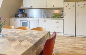 Gorgeous Home In Finspång With Wifi