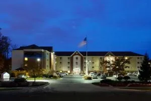 Sonesta Simply Suites Cleveland North Olmsted Airport - نورث أولمستيد