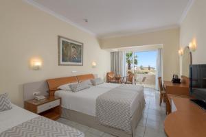  Family Room with Garden View  room in Sun Beach Resort Complex