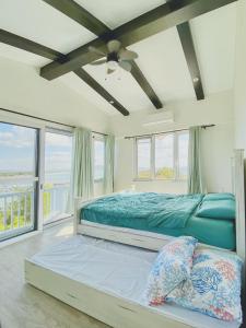 4 Bedroom Beachfront House with Private Pool in Batangas