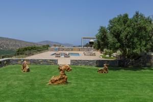 Villa Of the hill with heated Pool, BBQ & Kids Playground