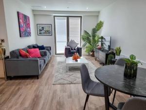 Luxury City Centre Townhouse with Parking