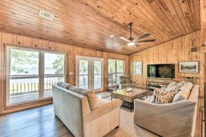 Waterfront Retreat, Near Fishing & Boating!