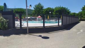 Campings mobil-home du lac de Foix : photos des chambres