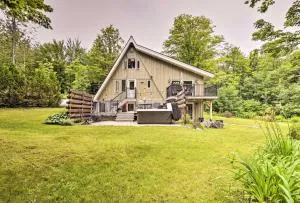 Inviting A-Frame Cabin with Saltwater Hot Tub! - Roxbury