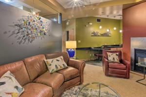 Idyllic Dtwn Anchorage Condo with Fireplace!