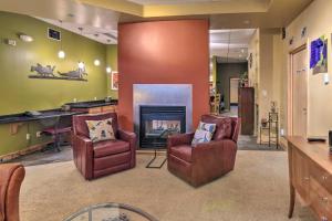 Idyllic Dtwn Anchorage Condo with Fireplace!