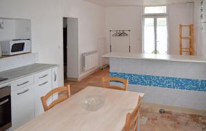 Maisons de vacances Maison de 3 chambres avec jardin clos et wifi a Channay sur Lathan : photos des chambres