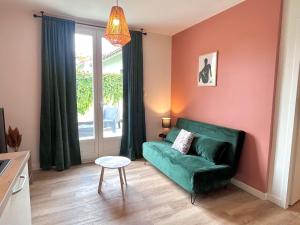 Appartements LE QUAI 4 - SUPERBE T2 LUMINEUX CALME - CLiM - TERRASSE - WiFi - Gare a 200m : photos des chambres