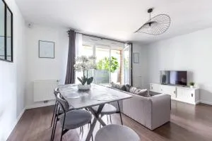 La Canopée By Plaza - Villeneuve-Saint-Denis