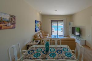 Joubal Lagoon II 4-Bedroom Villa with Private Pool & Lagoon Views