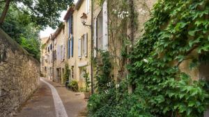 Maisons de vacances Belle et grande maison de village au bord de l'eau : photos des chambres