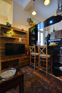 The Place 3 charming downtown apartment