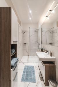 Cozy Apartment, 2 Private terraces, 8 min to city center