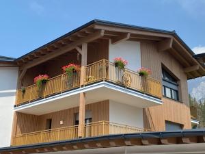 Moderne Kaminstube