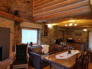 Cabana Casa de Piatra, de la Mara